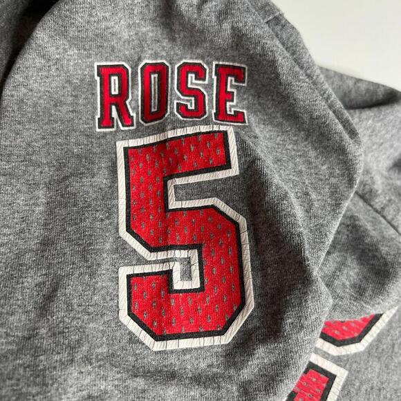 Nike Chicago Bulls Derrick Rose #5 T-Shirt XL Gray Red Graphic NBA Basketball - Picture 4 of 6